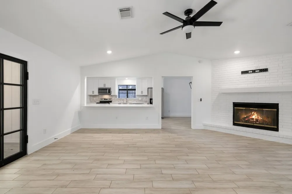 336 Columbine Street Meadowlakes, TX 78654