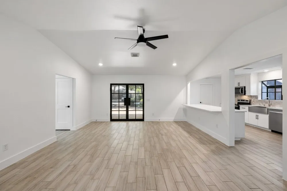 336 Columbine Street Meadowlakes, TX 78654