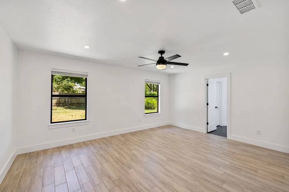 336 Columbine Street Meadowlakes, TX 78654