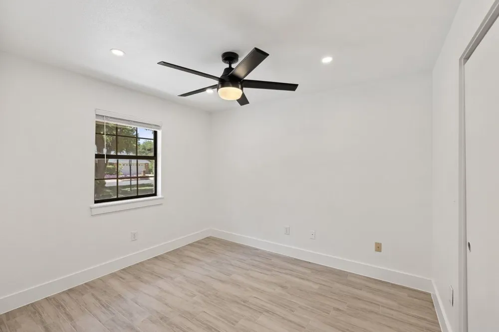 336 Columbine Street Meadowlakes, TX 78654