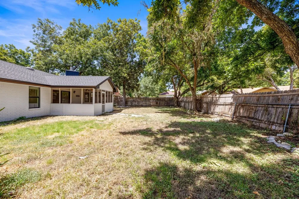 336 Columbine Street Meadowlakes, TX 78654