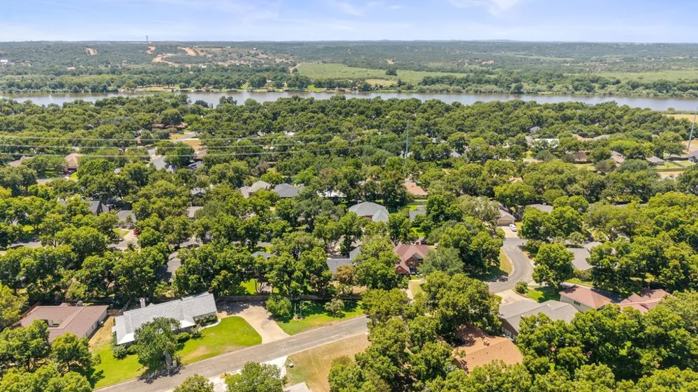 336 Columbine Street Meadowlakes, TX 78654