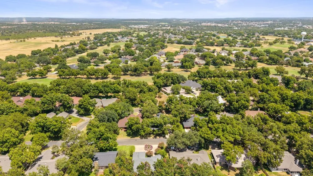 336 Columbine Street Meadowlakes, TX 78654