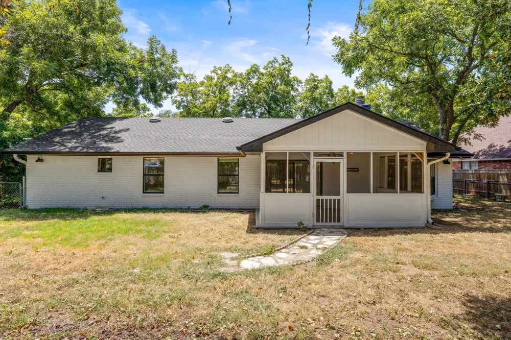 336 Columbine Street Meadowlakes, TX 78654
