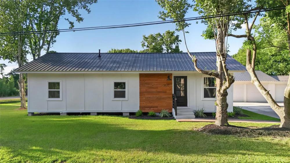 3577 9th Street Nederland, TX 77705