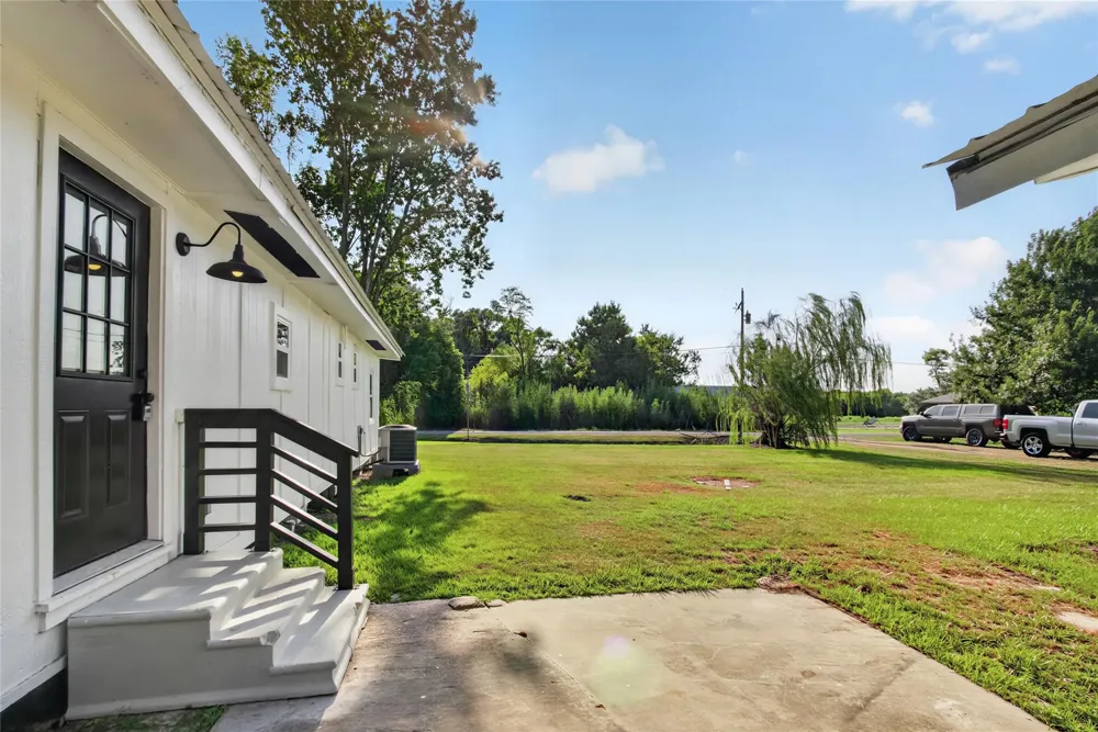 3577 9th Street Nederland, TX 77705