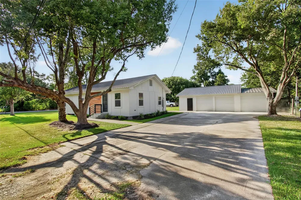 3577 9th Street Nederland, TX 77705