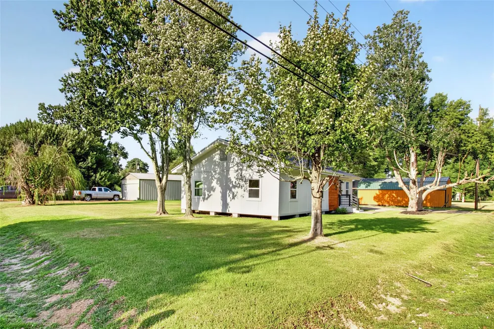 3577 9th Street Nederland, TX 77705