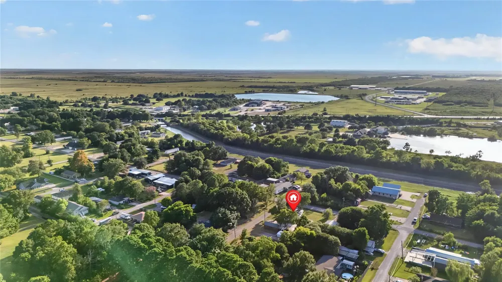 3577 9th Street Nederland, TX 77705