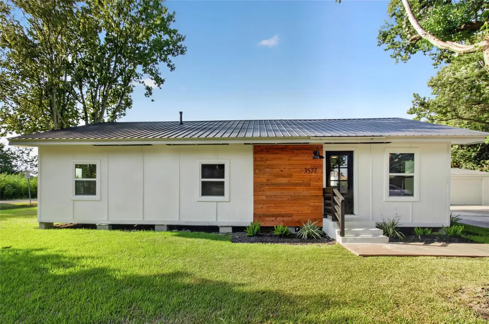 3577 9th Street Nederland, TX 77705