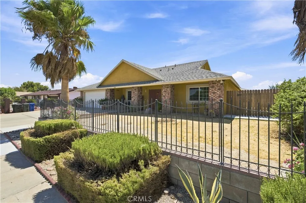 13607 Westwood Drive Victorville, CA 92395