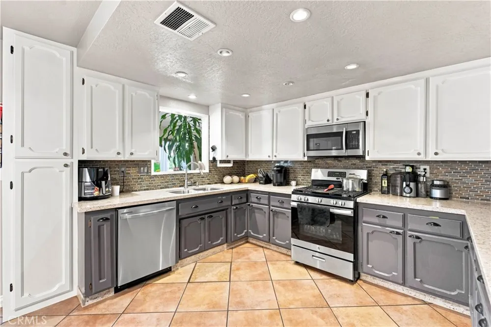 13607 Westwood Drive Victorville, CA 92395