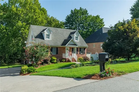 6711 Fairwood Court