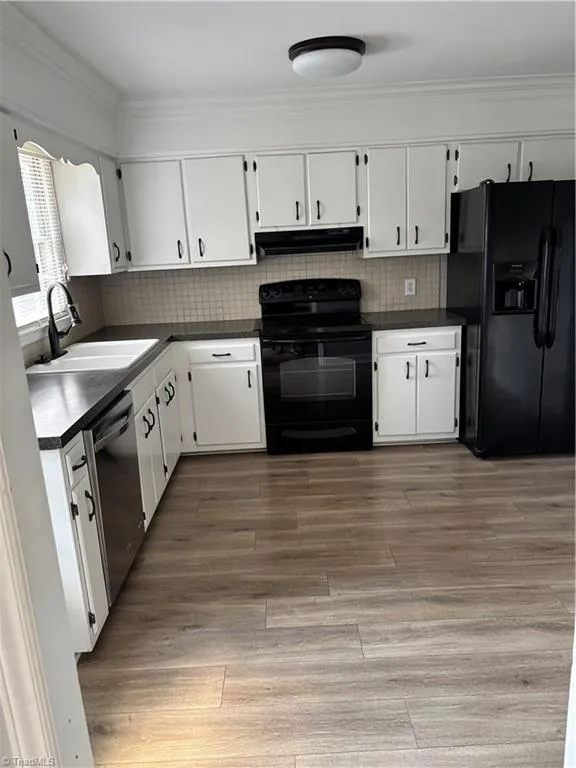 1024 KELWYN LANE Lewisville, NC 27023