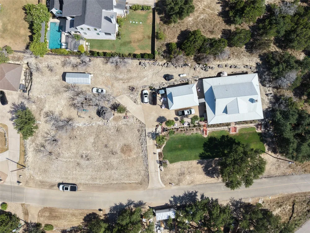 403 Sinclair Drive Spicewood, TX 78669