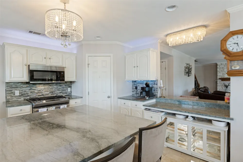 403 Sinclair Drive Spicewood, TX 78669