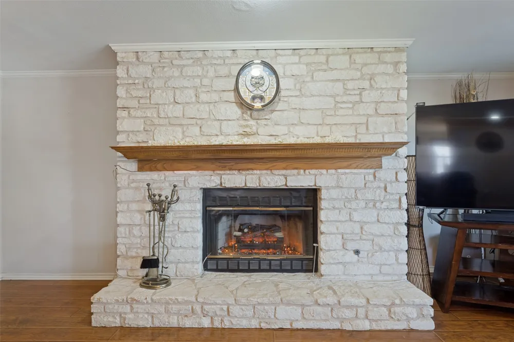 403 Sinclair Drive Spicewood, TX 78669