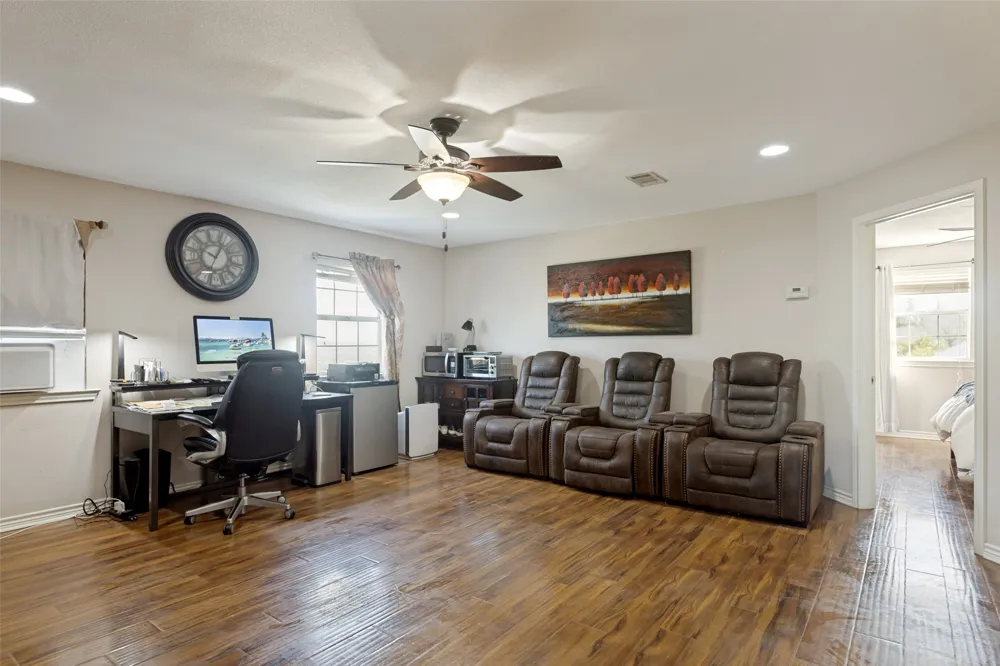 403 Sinclair Drive Spicewood, TX 78669