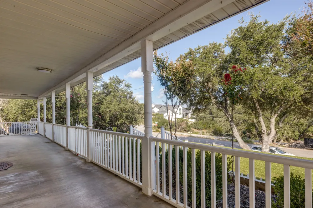 403 Sinclair Drive Spicewood, TX 78669