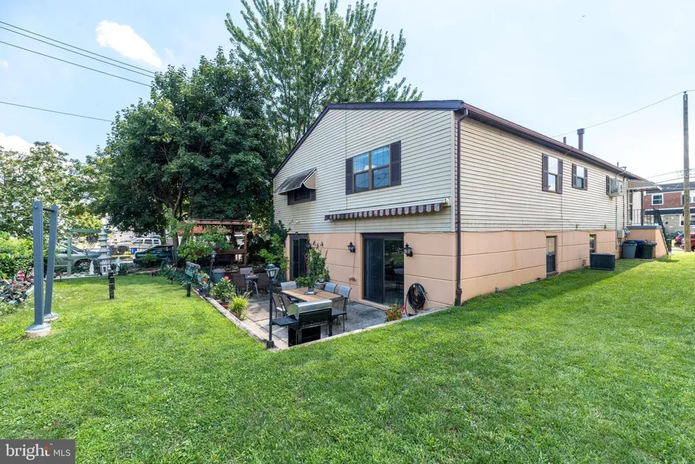 741 BRIGHTON STREET Philadelphia, PA 19111