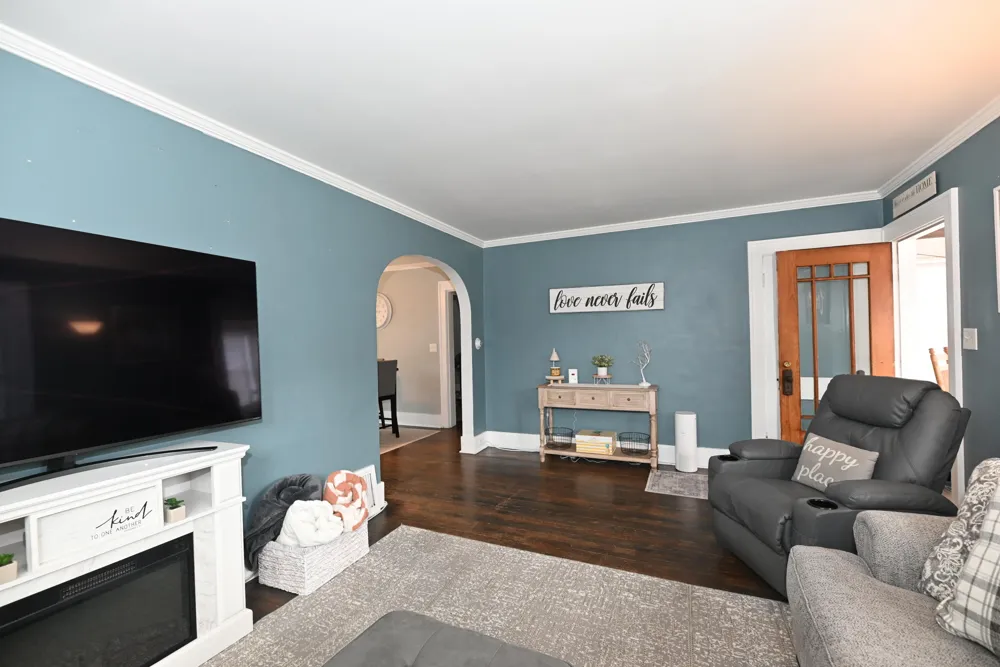 2362 Denmark Street Muskegon, MI 49441
