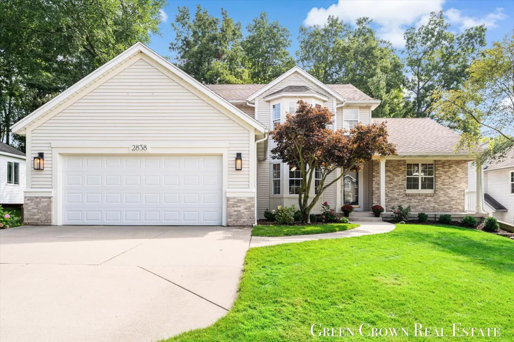 2838 Big Timber Drive NE Grand Rapids, MI 49525