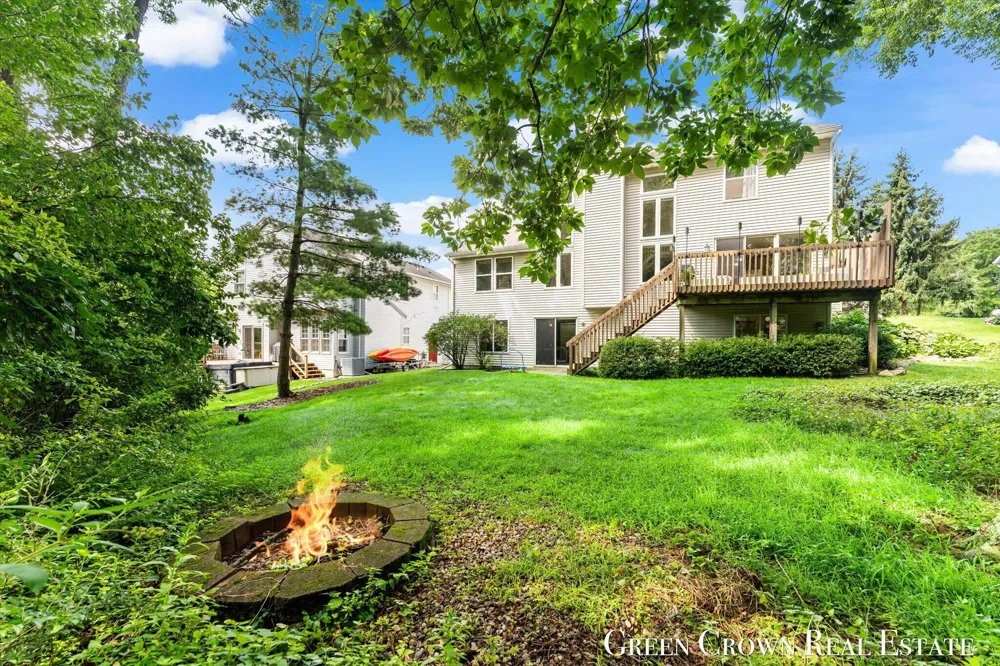 2838 Big Timber Drive NE Grand Rapids, MI 49525