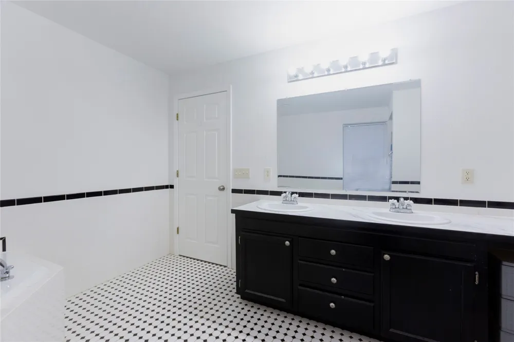 246 Country Club Boulevard Canadian, OK 74425