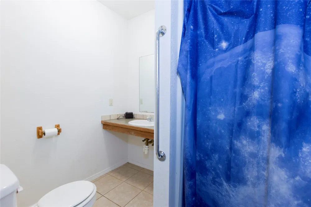246 Country Club Boulevard Canadian, OK 74425