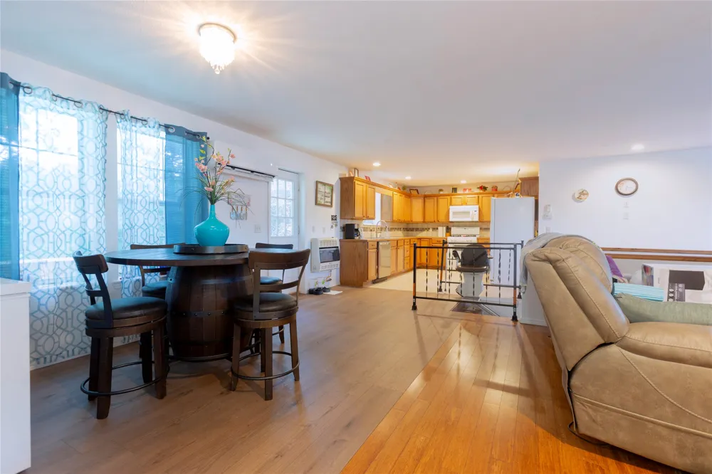 246 Country Club Boulevard Canadian, OK 74425