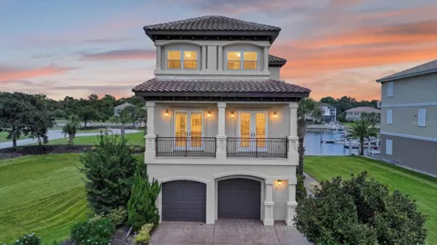 303 YACHT HARBOR DRIVE