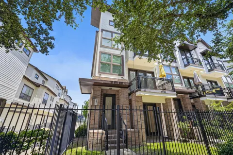 2811 Clay Street
