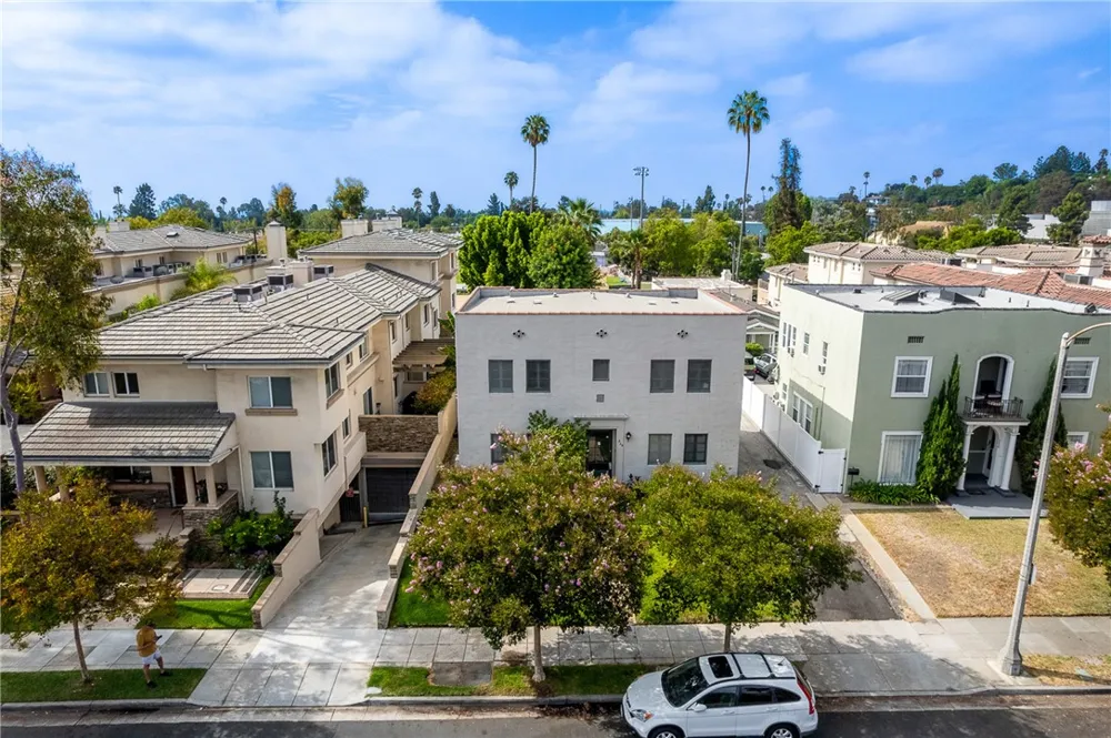 264 E Glenarm Pasadena, CA 91106