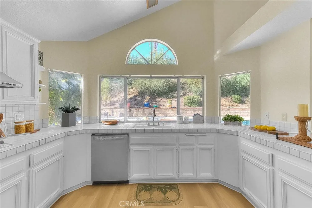 18020 Quail Cove Way Rowland Heights, CA 91748