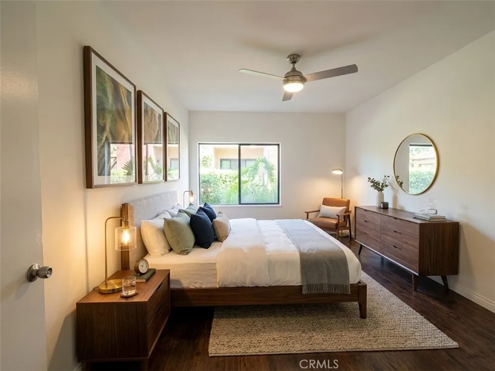 6815 Remmet #109 Canoga Park, CA 91303