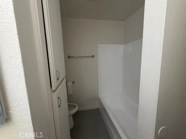 6815 Remmet #109 Canoga Park, CA 91303