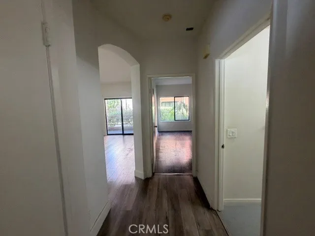 6815 Remmet #109 Canoga Park, CA 91303