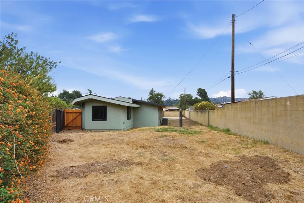 1261 E Ada Ave Glendora, CA 91741