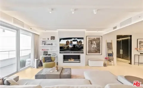 6250 Hollywood Boulevard #12D