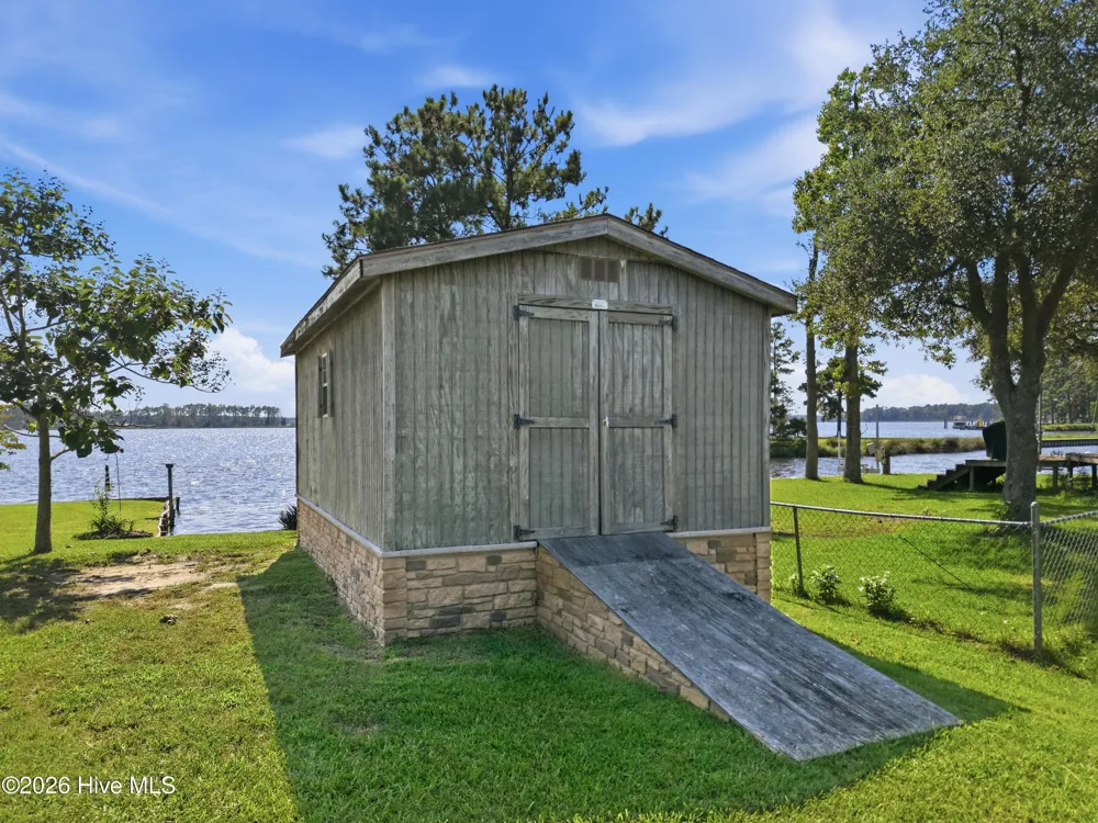 835 Foreman Lane Belhaven, NC 27810