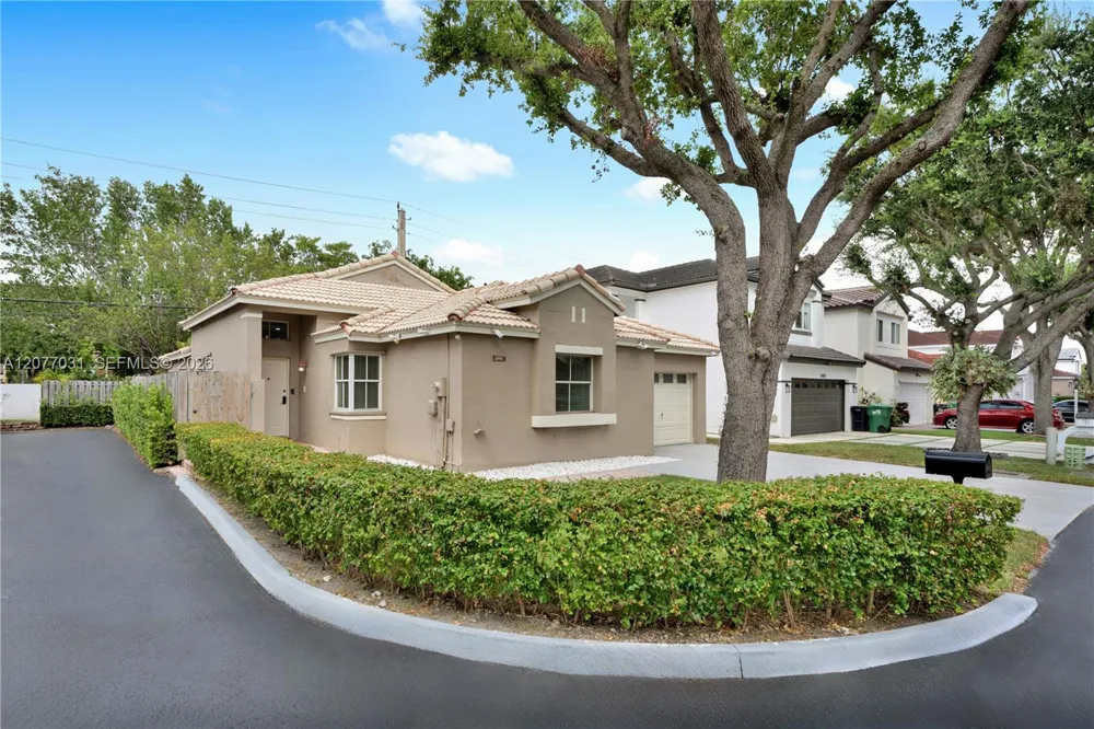 11491 SW 72nd Ter Miami, FL 33173