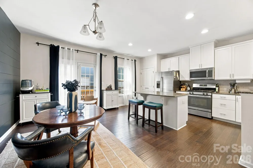 1321 Queen Lyon Court Charlotte, NC 28205