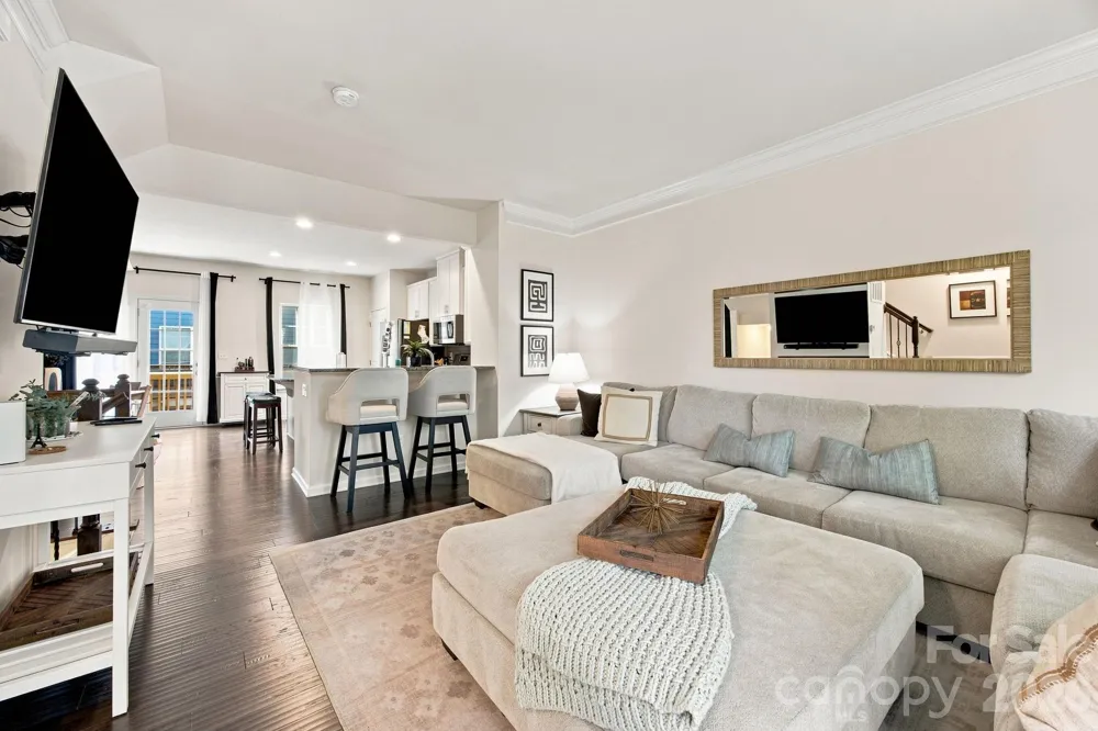 1321 Queen Lyon Court Charlotte, NC 28205