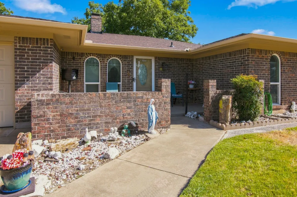 504 Panama Court Granbury, TX 76048