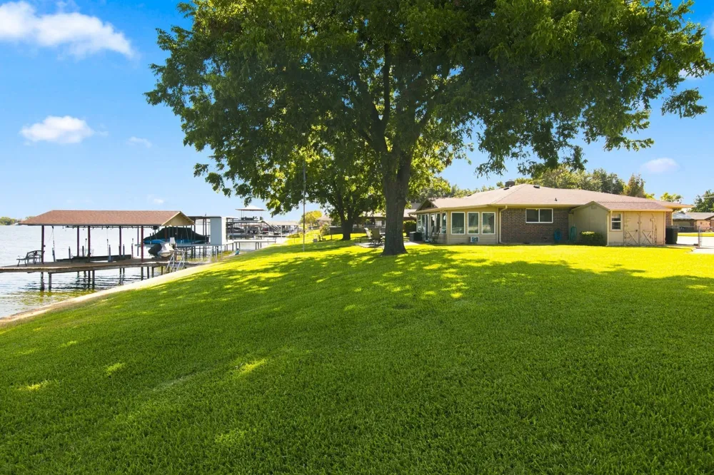 504 Panama Court Granbury, TX 76048