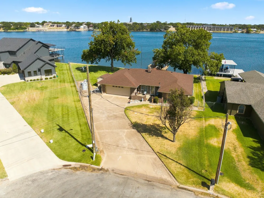504 Panama Court Granbury, TX 76048