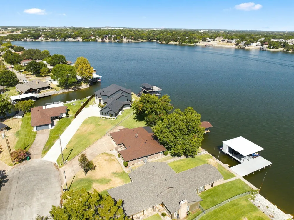 504 Panama Court Granbury, TX 76048