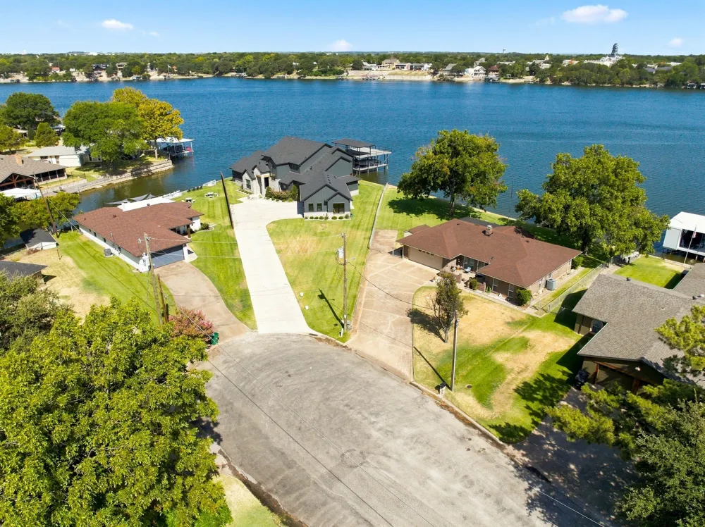504 Panama Court Granbury, TX 76048