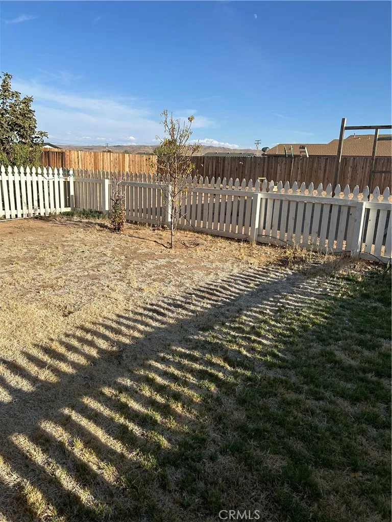 1033 Porter Street Ridgecrest, CA 93555