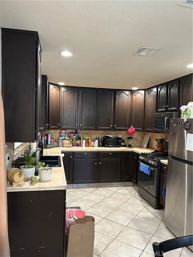 1033 Porter Street Ridgecrest, CA 93555